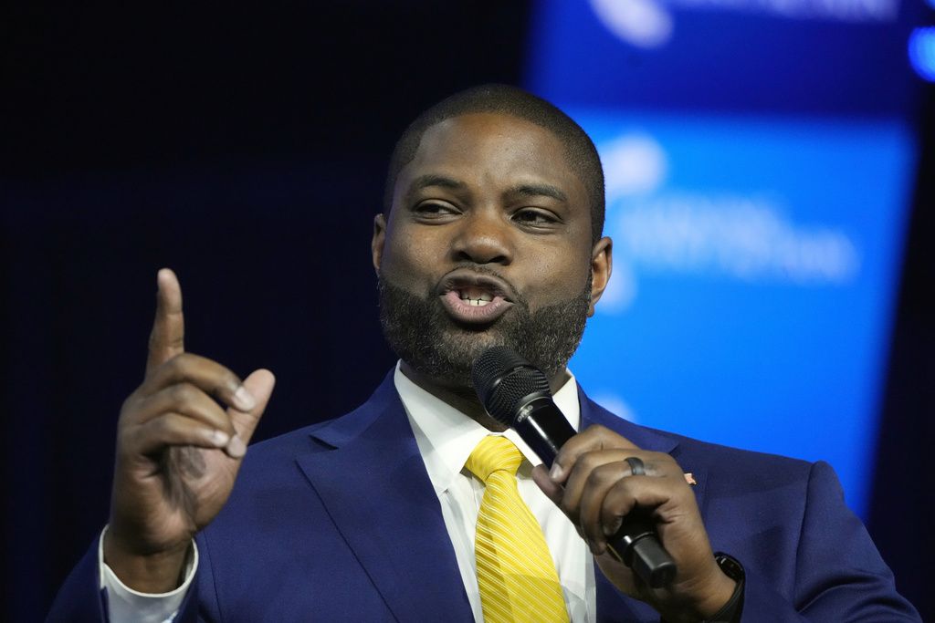 Rep. Donalds: Walz
‘watched’ poor neighborhoods burn, and Harris hurt police