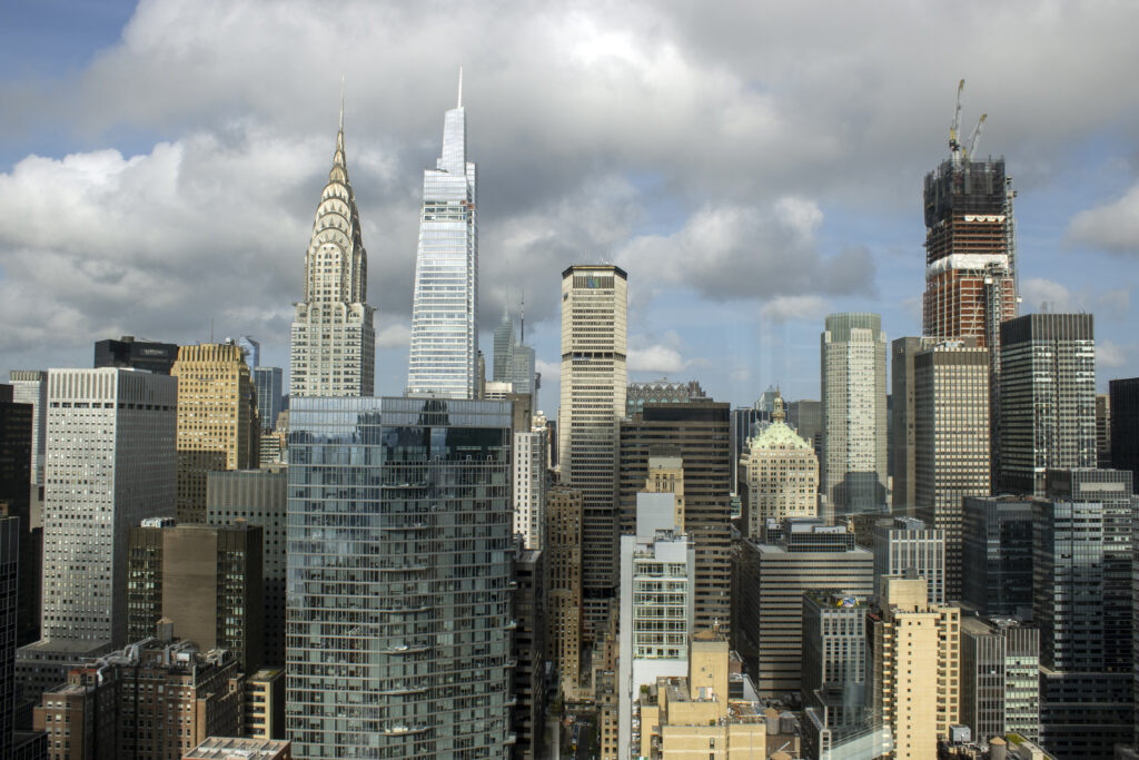 How NYC hotels use
regulations to block Airbnb competition
