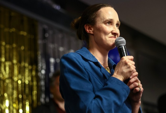 Failing cities turn to
failed socialism